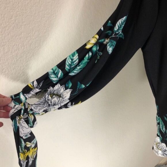 Always Indigo Plus Floral Design Tie Sleeve Top Size 1X NWT - Picture 3 of 8